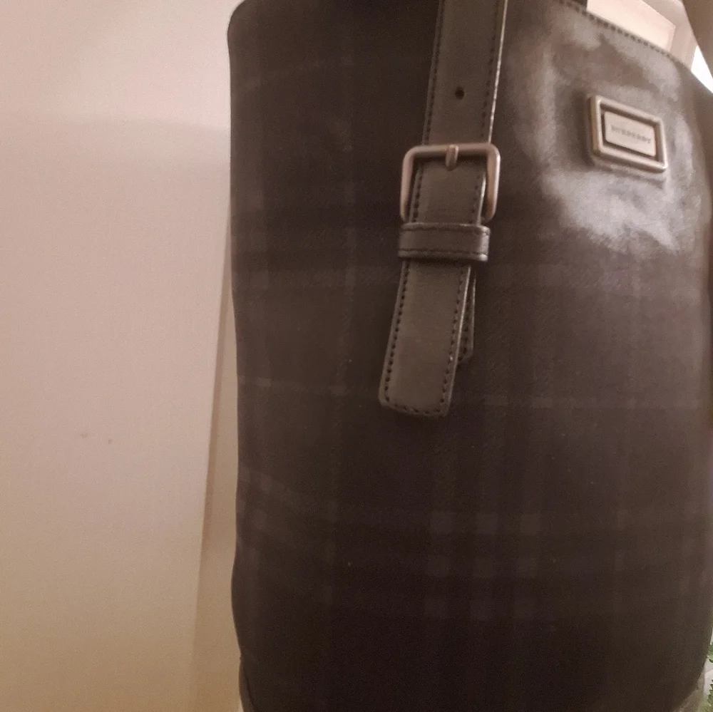 BURBERRY Bag London Bucket Bag Purse Black and Navy - Picture 6 of 14